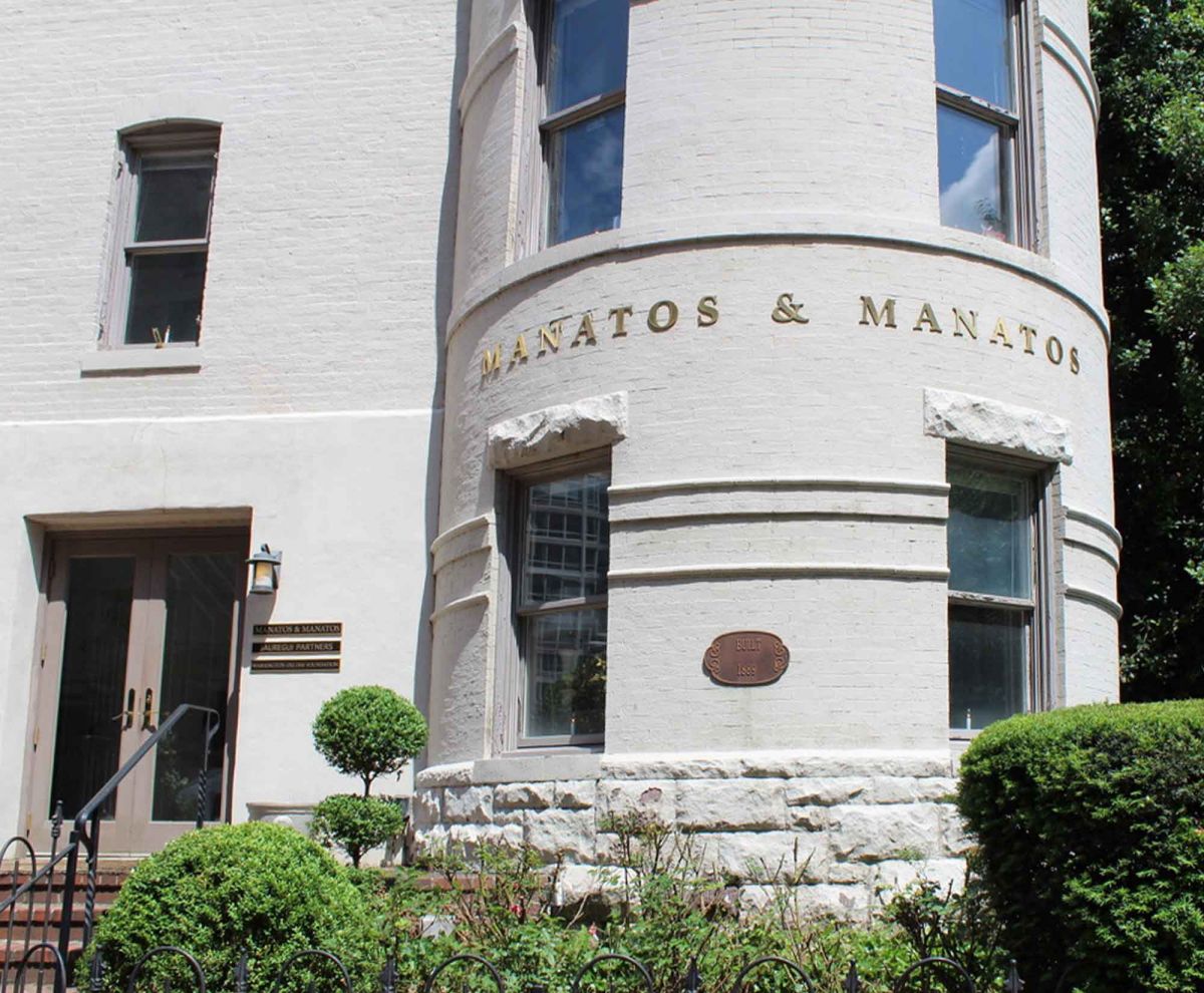 Manatos & Manatos